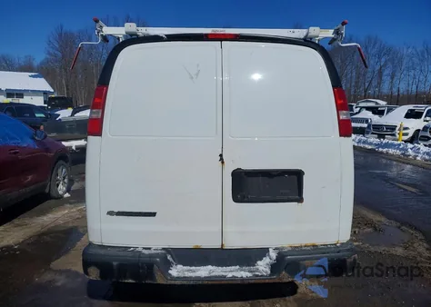 2017 Chevrolet Express G2500 из США, поврежденный, VIN 1GCWGAFF3H1337078